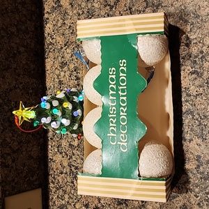 Vintage Bradford The Unbreakable White Glitter Ornaments, Set of 6